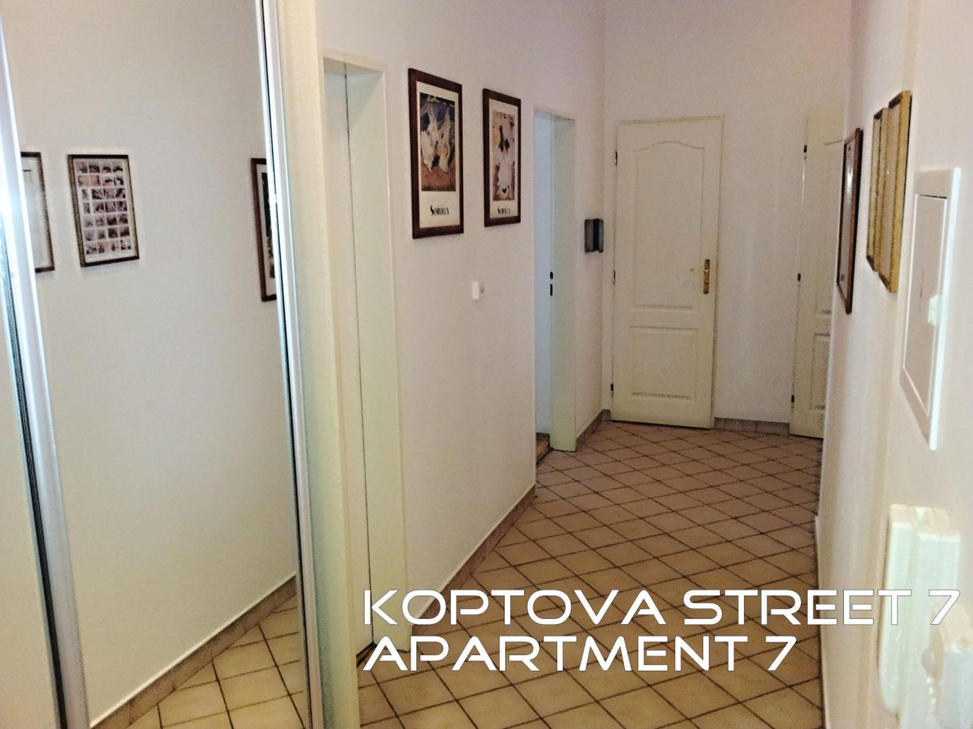 Holiday Apartments Karlsbad Rum bild